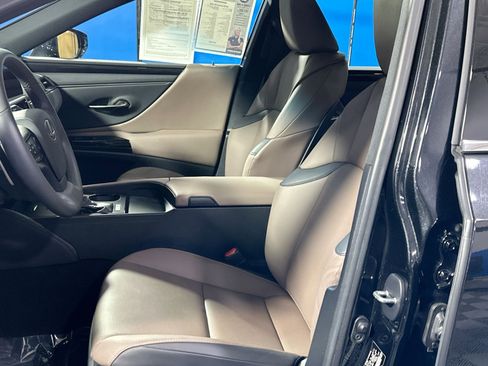 Used 2023 Lexus ES 350 image 13