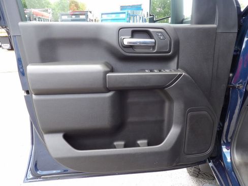 Used 2022 Chevrolet Silverado 2500 Custom w/ Custom Value Package image 14