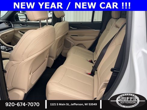 Used 2023 Jeep Grand Cherokee 4xe w/ Luxury Tech Group II image 17