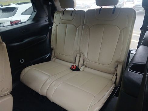 Used 2024 Jeep Grand Cherokee L Limited w/ Black Appearance Package image 24