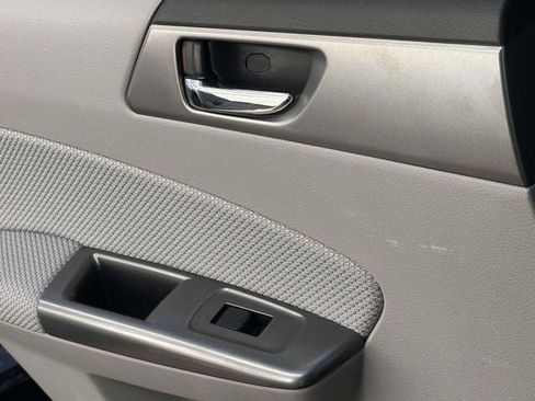 Used 2012 Subaru Forester 2.5X Premium w/ All-Weather Pkg image 27