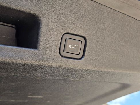 Used 2025 Buick Enclave Preferred FWD image 30