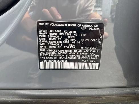 Used 2025 Volkswagen Atlas Peak Edition SE AWD/4WD image 28
