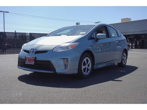 Used 2015 Toyota Prius Two FWD image 7