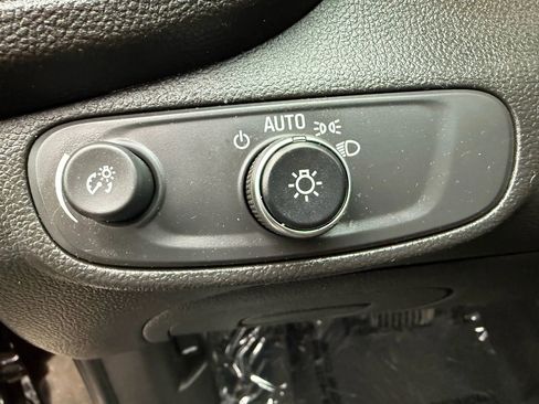 Used 2020 Chevrolet Trax LT image 24