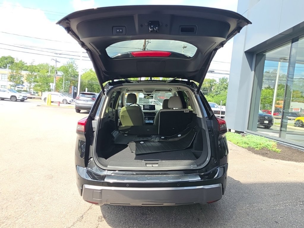 Certified 2025 Nissan Rogue SL AWD/4WD image 12