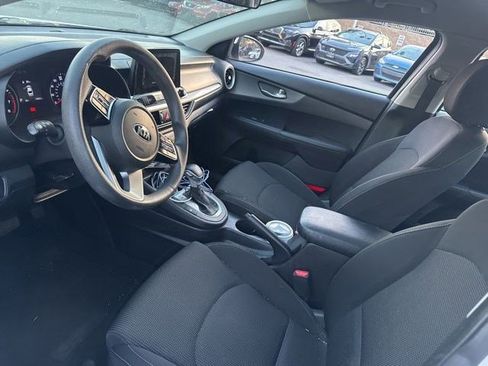 Used 2020 Kia Forte LXS FWD image 8