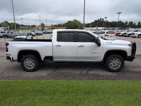 Used 2022 Chevrolet Silverado 2500 High Country w/ Z71 Off-Road Package image 8