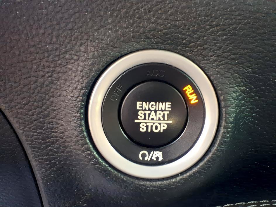 Used 2017 Dodge Challenger R/T RWD image 18