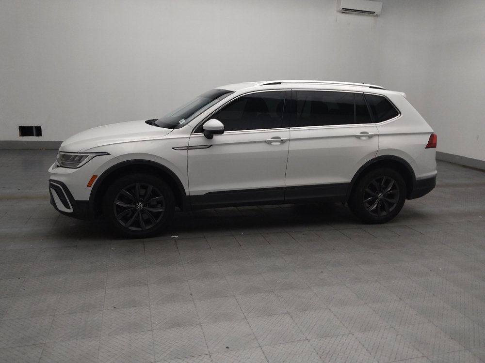 Used 2022 Volkswagen Tiguan SE FWD image 2