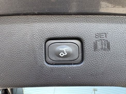 Used 2023 Ford Edge SEL w/ Convenience Package image 33