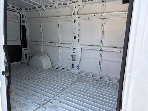 Used 2026 RAM ProMaster 2500 w/ Convenience Group FWD image 4