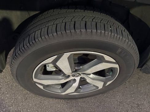 Used 2023 Toyota RAV4 SE image 9