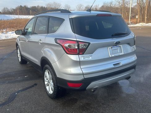 Used 2018 Ford Escape SE image 3
