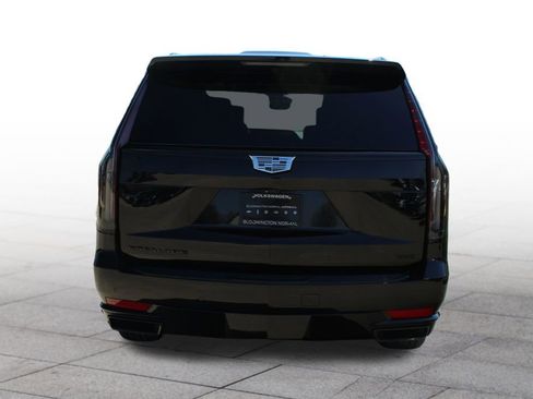 Used 2023 Cadillac Escalade Sport Platinum w/ LPO, ONYX Package image 4