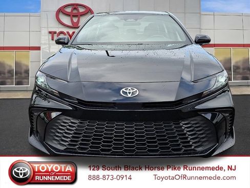 Used 2026 Toyota Camry SE FWD image 2