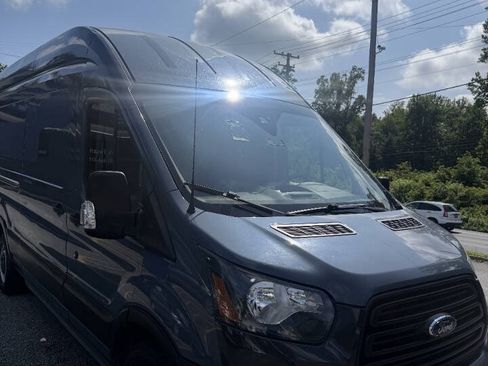 Used 2019 Ford Transit 250 148 High Roof Extended RWD image 3