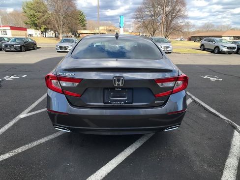 Used 2018 Honda Accord Touring image 13