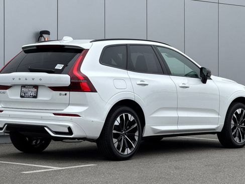 Certified 2026 Volvo XC60 B5 Plus w/ Climate Package PRO AWD/4WD image 5