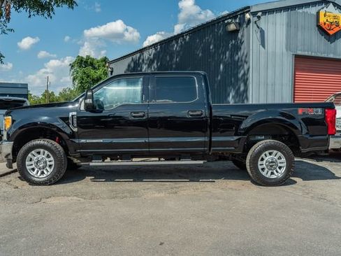 Used 2017 Ford F250 XLT w/ XLT Value Package AWD/4WD image 3