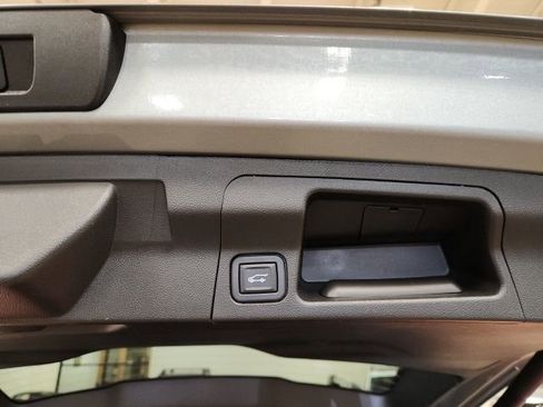 Used 2023 GMC Acadia SLE w/ Driver Convenience Package AWD/4WD image 27