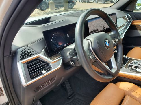 Used 2025 BMW X5 xDrive40i w/ Premium Package AWD/4WD image 11