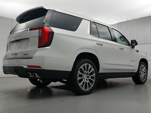 Used 2025 GMC Yukon Denali w/ Sun & Power Step Package AWD/4WD image 7