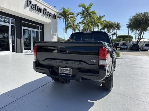 Used 2022 Toyota Tacoma SR5 w/ Technology Package RWD image 25
