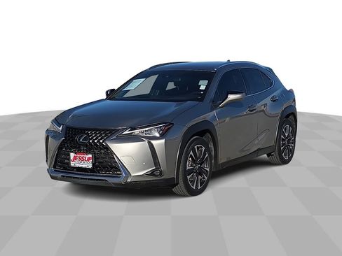 Used 2021 Lexus UX 200 Base image 4