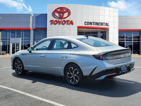 Used 2025 Hyundai Sonata SEL FWD image 4
