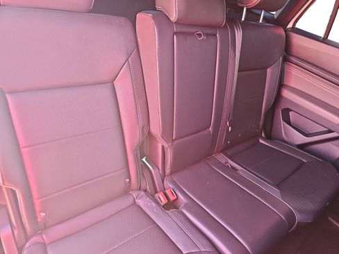 Used 2021 Volkswagen Atlas Cross Sport SE w/ Panoramic Sunroof Package image 18