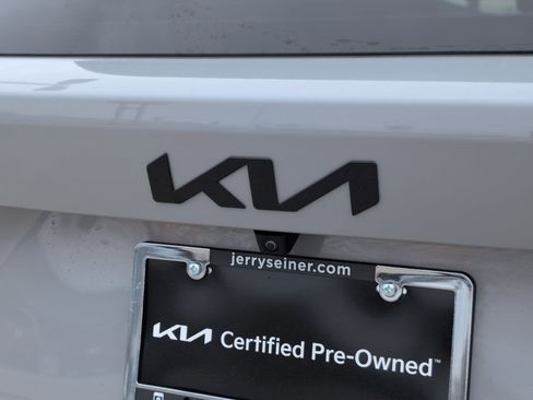 Certified 2025 Kia Sorento SX image 13