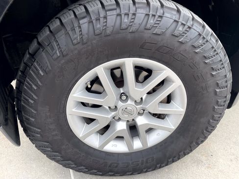 Used 2016 Nissan Frontier SV AWD/4WD image 6