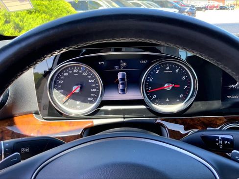 Used 2017 Mercedes-Benz E 300 4MATIC image 24