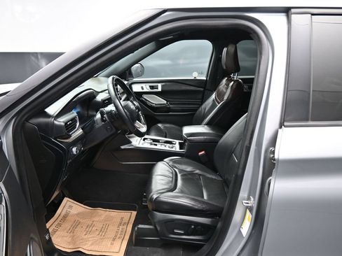 Used 2021 Ford Explorer Platinum w/ Equipment Group 601A AWD/4WD image 10