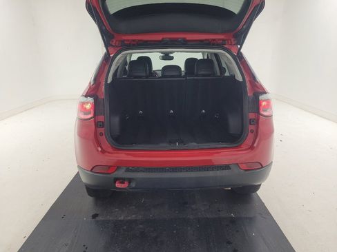 Used 2020 Jeep Compass Trailhawk AWD/4WD image 29