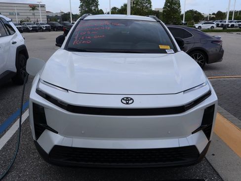 Used 2026 Toyota C-HR AWD/4WD image 5