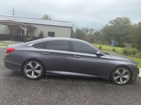 Used 2018 Honda Accord Touring image 1