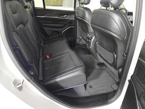 Used 2023 Jeep Grand Cherokee 4WD 4xe image 38