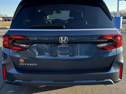 Used 2025 Honda Odyssey EX-L image 4