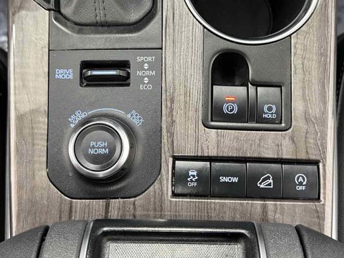 Used 2021 Toyota Highlander Limited image 26