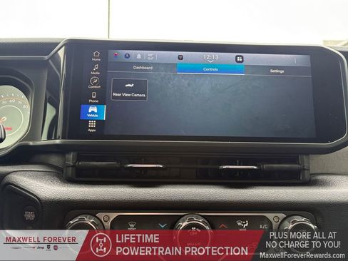 Used 2024 Jeep Gladiator Sport image 8