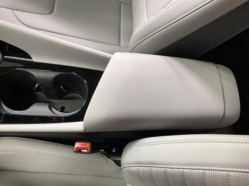 New 2026 Hyundai Elantra Limited image 21