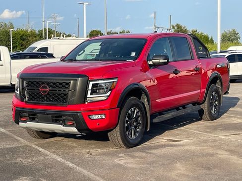 Used 2024 Nissan Titan PRO-4X w/ Pro-4x Convenience Package AWD/4WD image 2