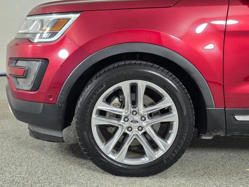 Used 2016 Ford Explorer Limited w/ Equipment Group 301A FWD image 8