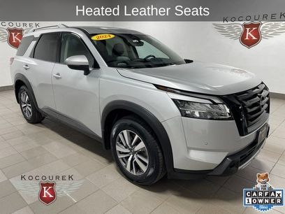 Used 2024 Nissan Pathfinder SL w/ Black Appearance Package
