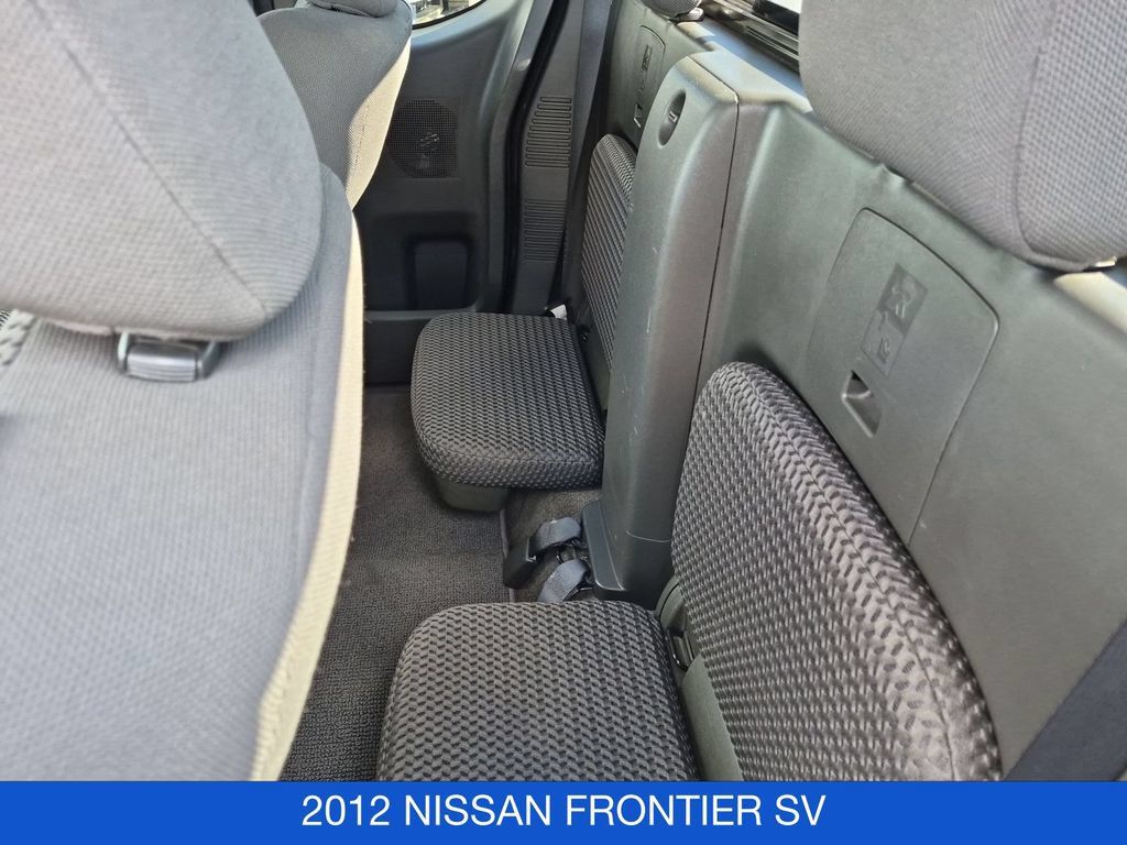 Used 2012 Nissan Frontier SV w/ SV Premium Utility Pkg AWD/4WD image 16
