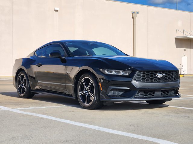 Used 2024 Ford Mustang Coupe RWD image 3
