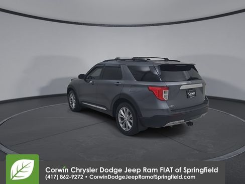 Used 2022 Ford Explorer XLT w/ Equipment Group 202A AWD/4WD image 11