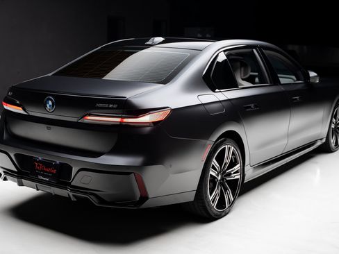 Used 2023 BMW i7 xDrive60 AWD/4WD image 32